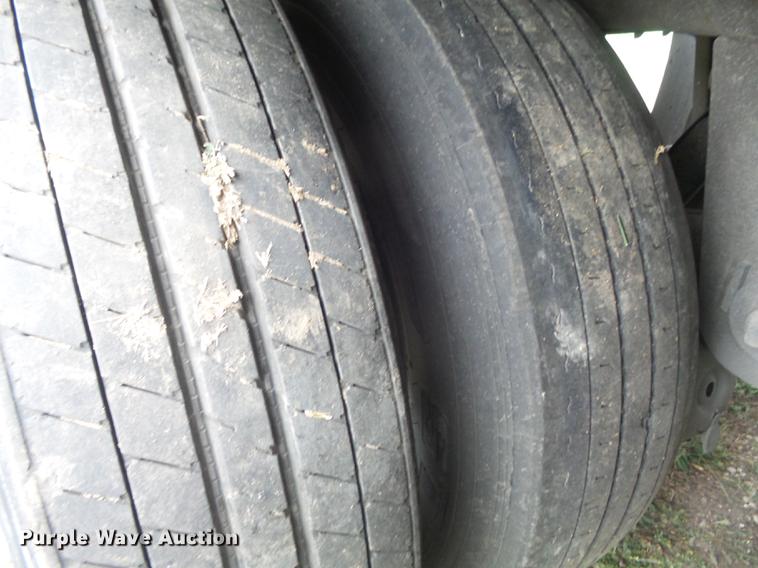 image for item DB6391 2009 Utility 3000R refrigerated van trailer