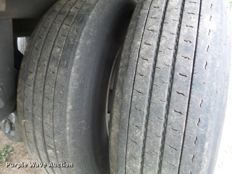 image for item DB6391 2009 Utility 3000R refrigerated van trailer