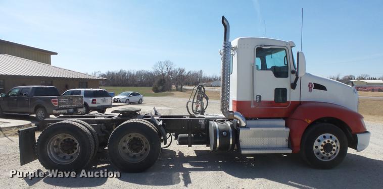 image for item DC0716 2014 Kenworth T660 semi truck