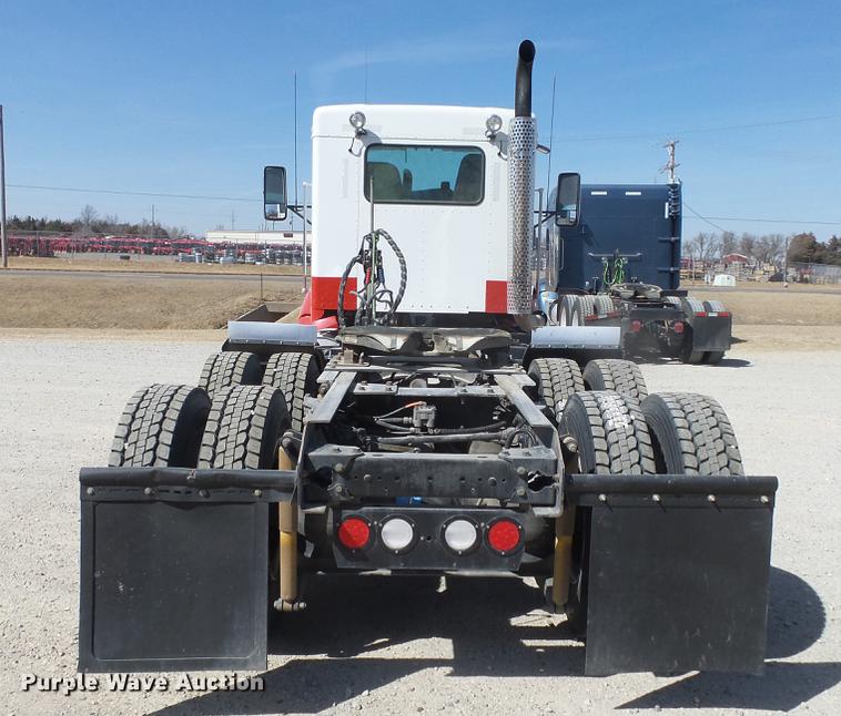 image for item DC0716 2014 Kenworth T660 semi truck