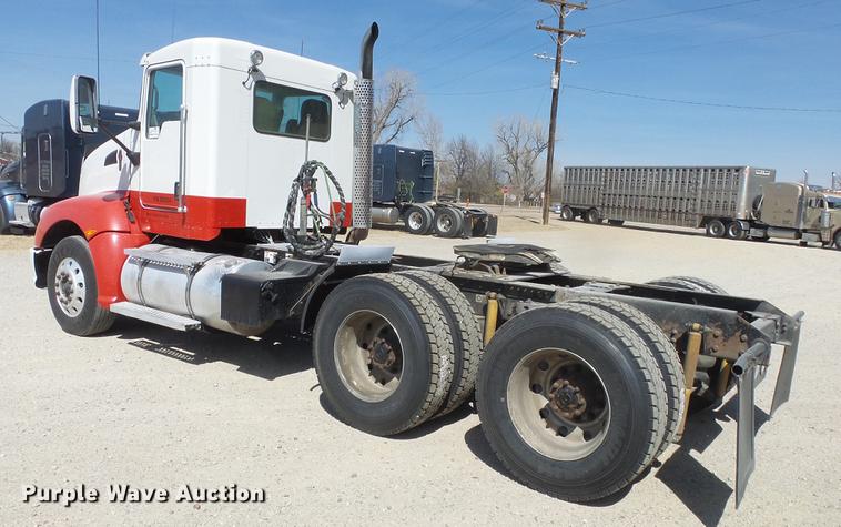 image for item DC0716 2014 Kenworth T660 semi truck