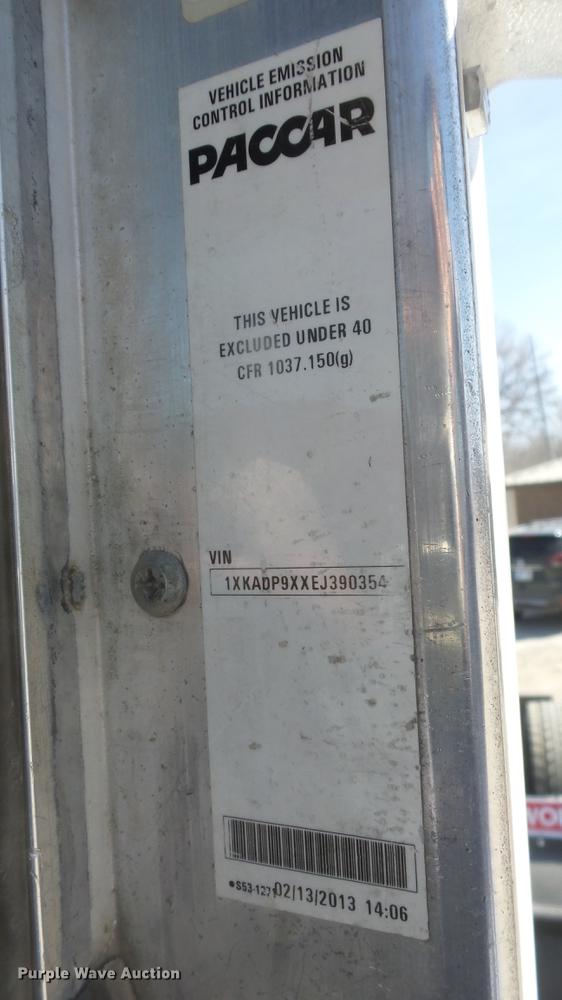 image for item DC0716 2014 Kenworth T660 semi truck