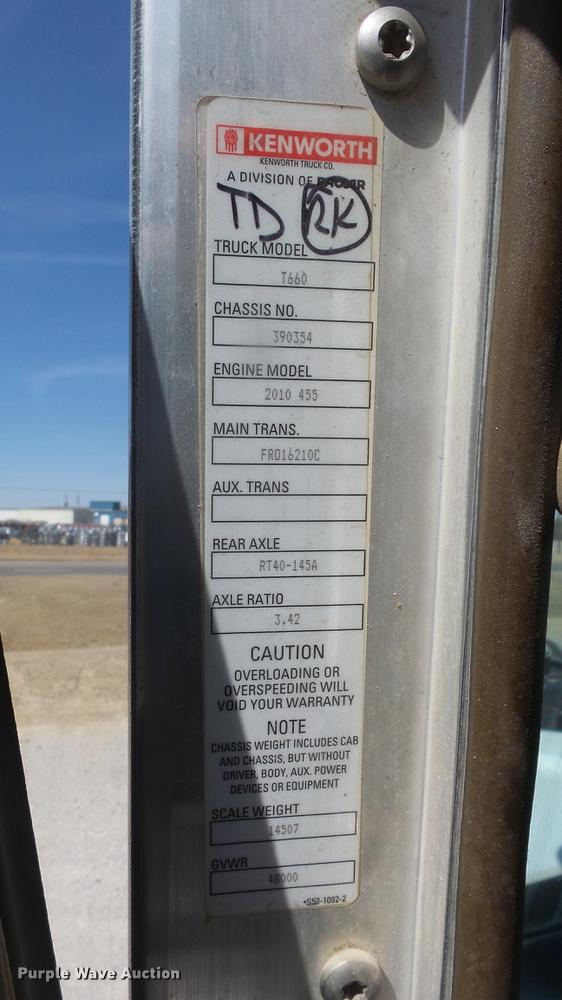 image for item DC0716 2014 Kenworth T660 semi truck