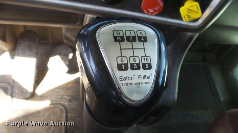 image for item DC0716 2014 Kenworth T660 semi truck