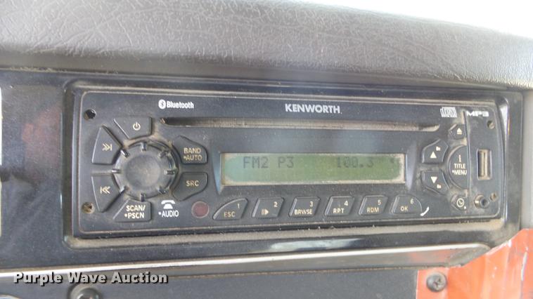 image for item DC0716 2014 Kenworth T660 semi truck