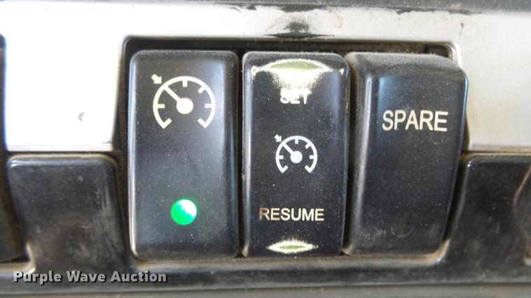 image for item DC0716 2014 Kenworth T660 semi truck