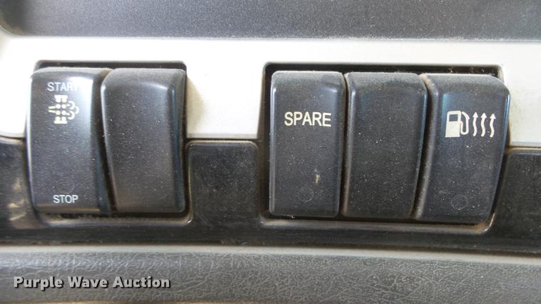 image for item DC0716 2014 Kenworth T660 semi truck