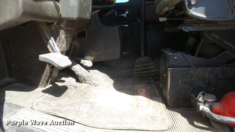 image for item DC0716 2014 Kenworth T660 semi truck