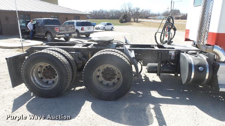 image for item DC0716 2014 Kenworth T660 semi truck