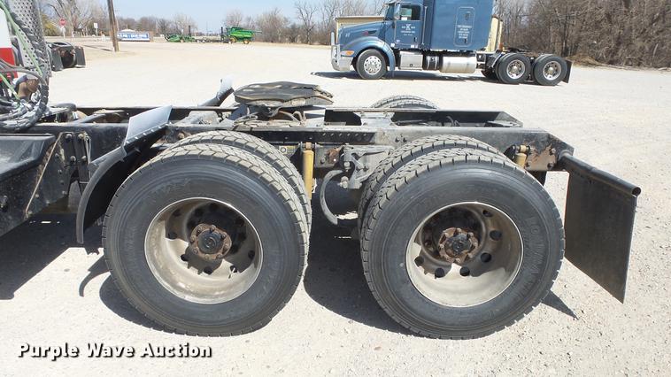 image for item DC0716 2014 Kenworth T660 semi truck