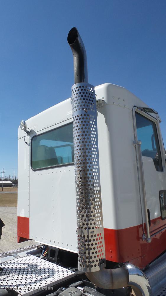 image for item DC0716 2014 Kenworth T660 semi truck