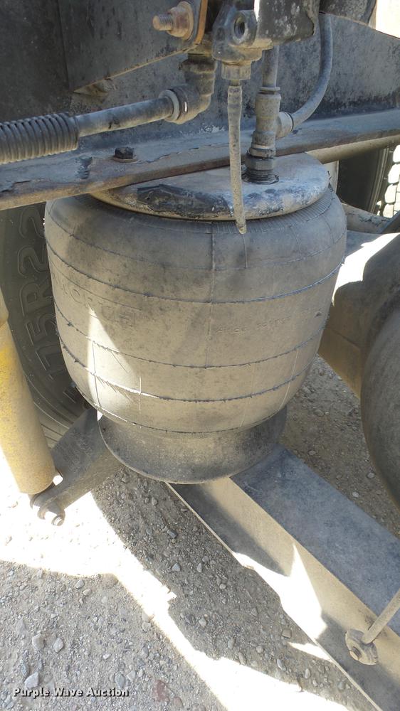 image for item DC0716 2014 Kenworth T660 semi truck