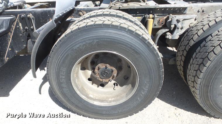 image for item DC0716 2014 Kenworth T660 semi truck