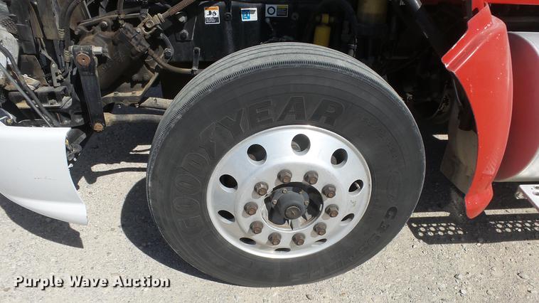 image for item DC0716 2014 Kenworth T660 semi truck