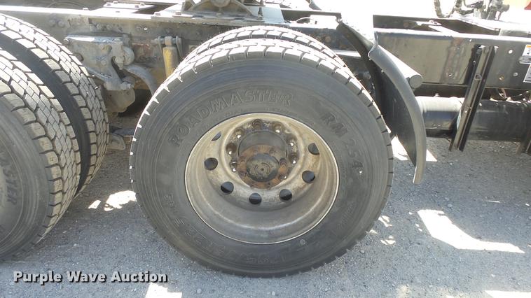 image for item DC0716 2014 Kenworth T660 semi truck