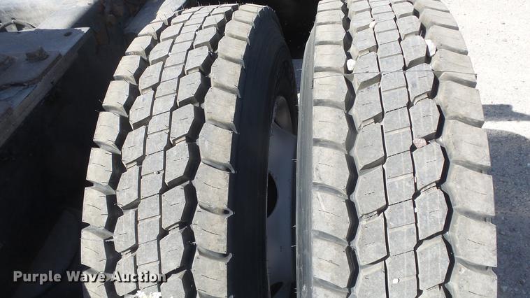 image for item DC0716 2014 Kenworth T660 semi truck