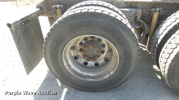 image for item DC0716 2014 Kenworth T660 semi truck