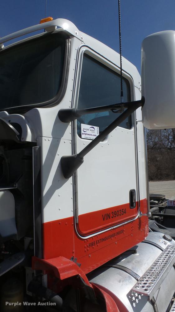 image for item DC0716 2014 Kenworth T660 semi truck