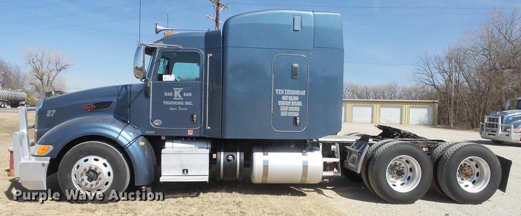 image for item DC0717 2013 Peterbilt 386 semi truck