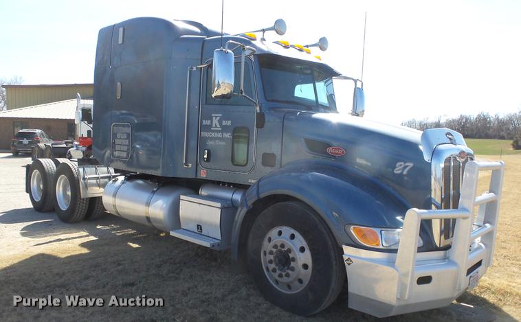 image for item DC0717 2013 Peterbilt 386 semi truck
