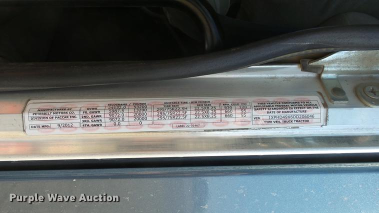 image for item DC0717 2013 Peterbilt 386 semi truck