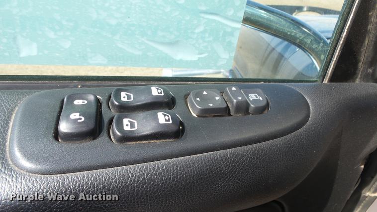 image for item DC0717 2013 Peterbilt 386 semi truck