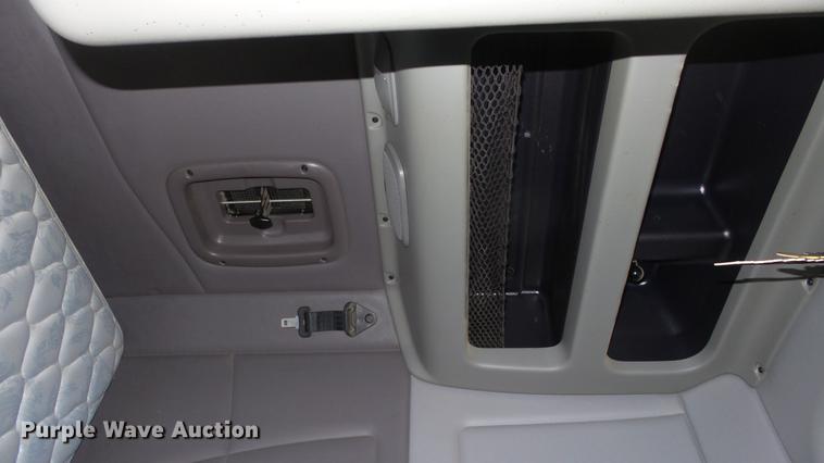 image for item DC0717 2013 Peterbilt 386 semi truck