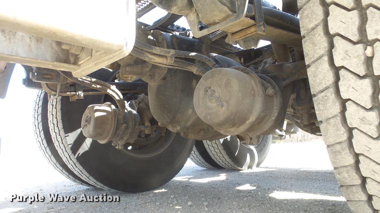 image for item DC0717 2013 Peterbilt 386 semi truck