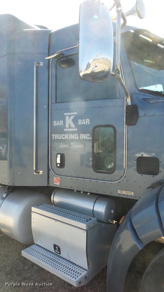 image for item DC0717 2013 Peterbilt 386 semi truck