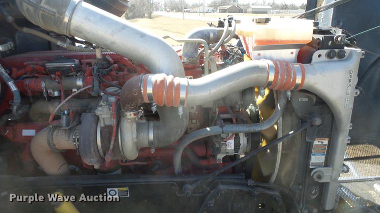 image for item DC0717 2013 Peterbilt 386 semi truck