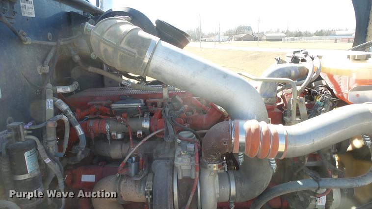 image for item DC0717 2013 Peterbilt 386 semi truck