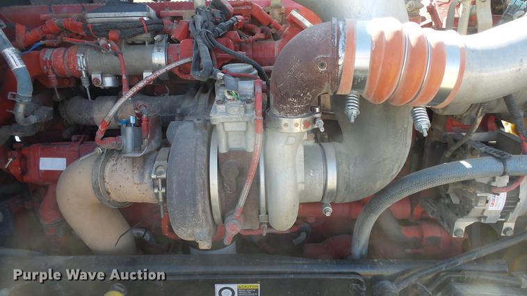 image for item DC0717 2013 Peterbilt 386 semi truck