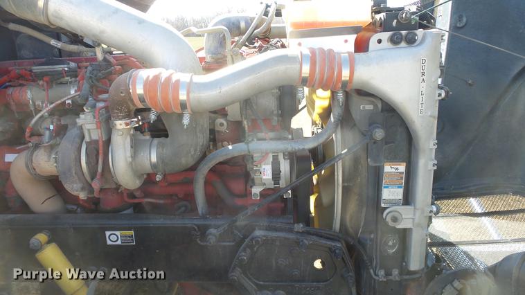 image for item DC0717 2013 Peterbilt 386 semi truck