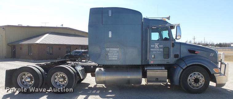 image for item DC0718 2013 Peterbilt 386 semi truck