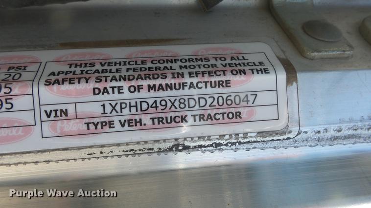 image for item DC0718 2013 Peterbilt 386 semi truck