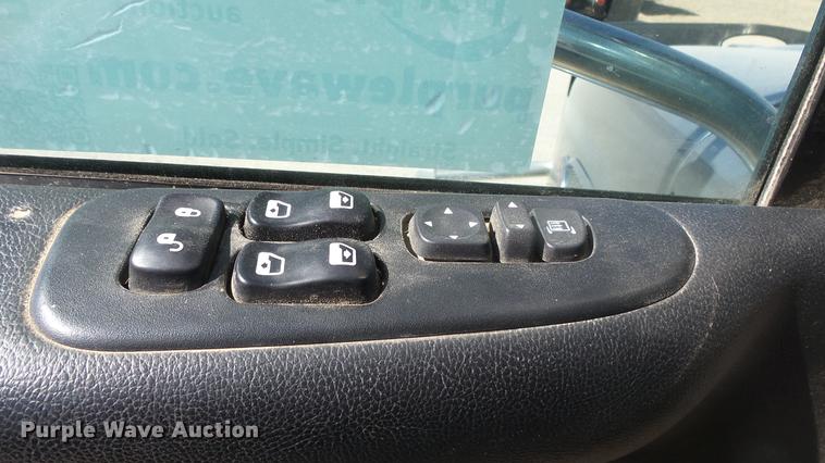 image for item DC0718 2013 Peterbilt 386 semi truck