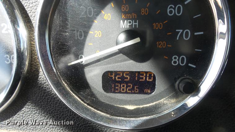 image for item DC0718 2013 Peterbilt 386 semi truck