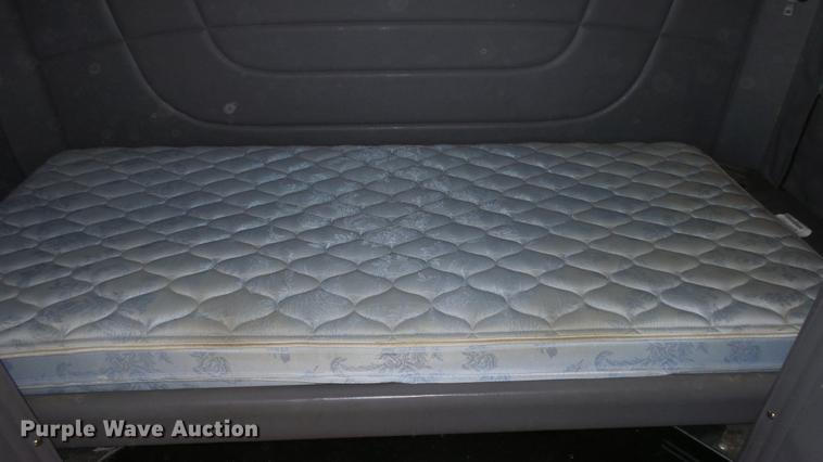 image for item DC0718 2013 Peterbilt 386 semi truck