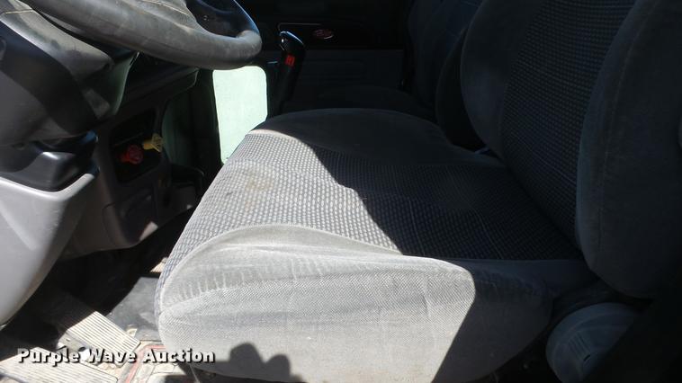 image for item DC0718 2013 Peterbilt 386 semi truck