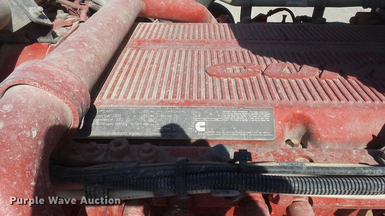 image for item DC0718 2013 Peterbilt 386 semi truck