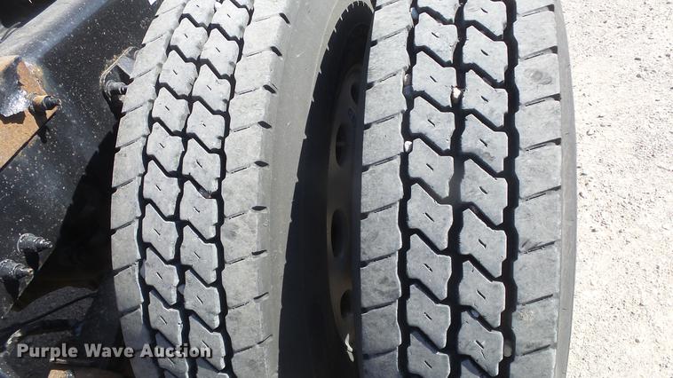 image for item DC0718 2013 Peterbilt 386 semi truck