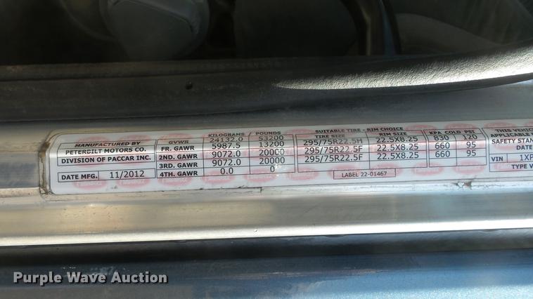 image for item DC0719 2013 Peterbilt 386 semi truck