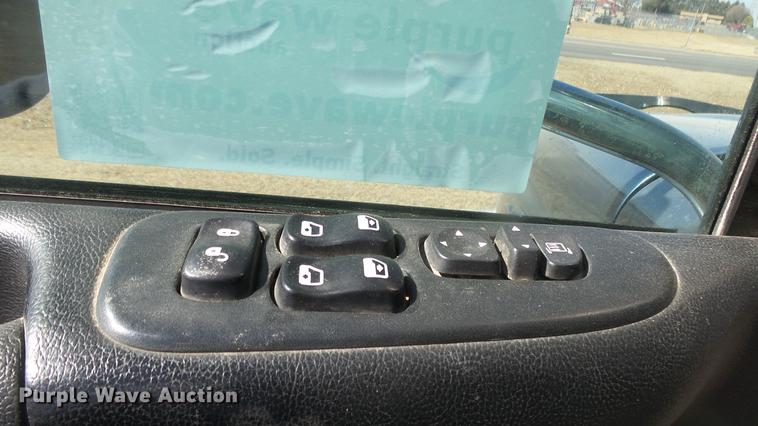 image for item DC0719 2013 Peterbilt 386 semi truck