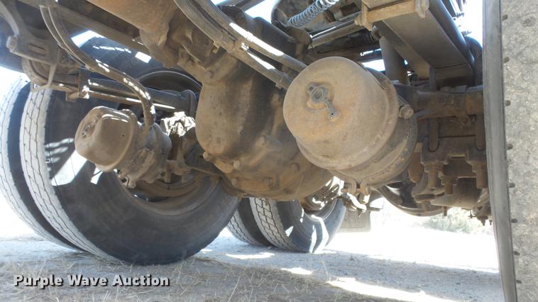 image for item DC0719 2013 Peterbilt 386 semi truck