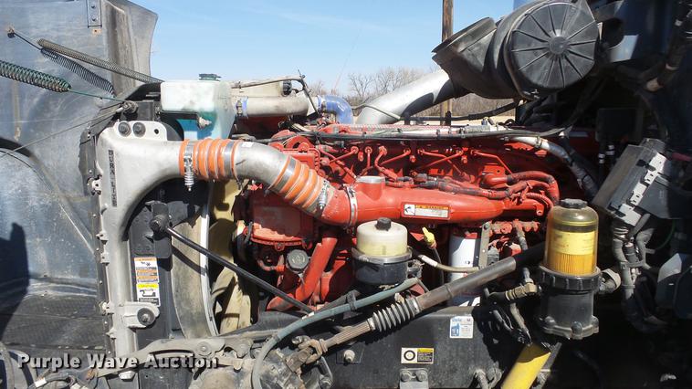 image for item DC0719 2013 Peterbilt 386 semi truck