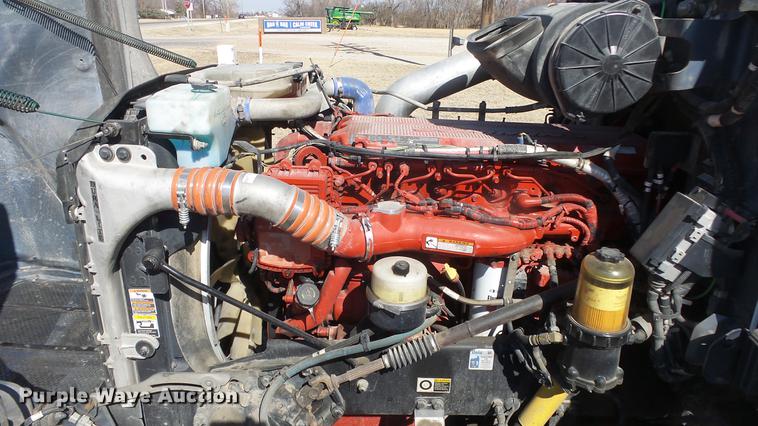 image for item DC0719 2013 Peterbilt 386 semi truck