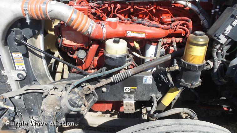 image for item DC0719 2013 Peterbilt 386 semi truck