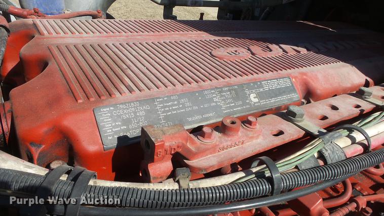 image for item DC0719 2013 Peterbilt 386 semi truck