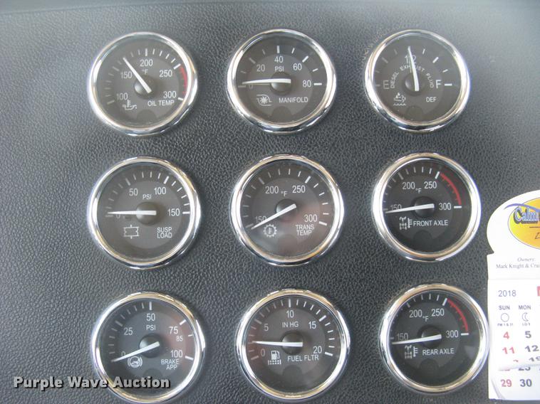 image for item DC2293 2014 Peterbilt 386 semi truck