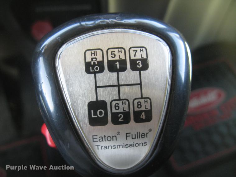 image for item DC2293 2014 Peterbilt 386 semi truck